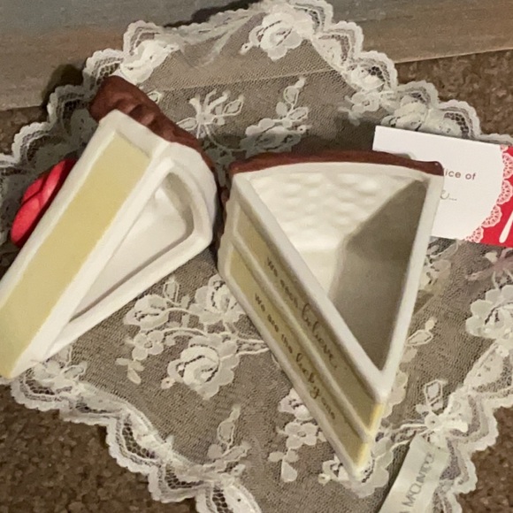 🍰🌹🎁 Vintage Hallmark “A Little Slice of Love” Cake Keepsake Box - Picture 4 of 9